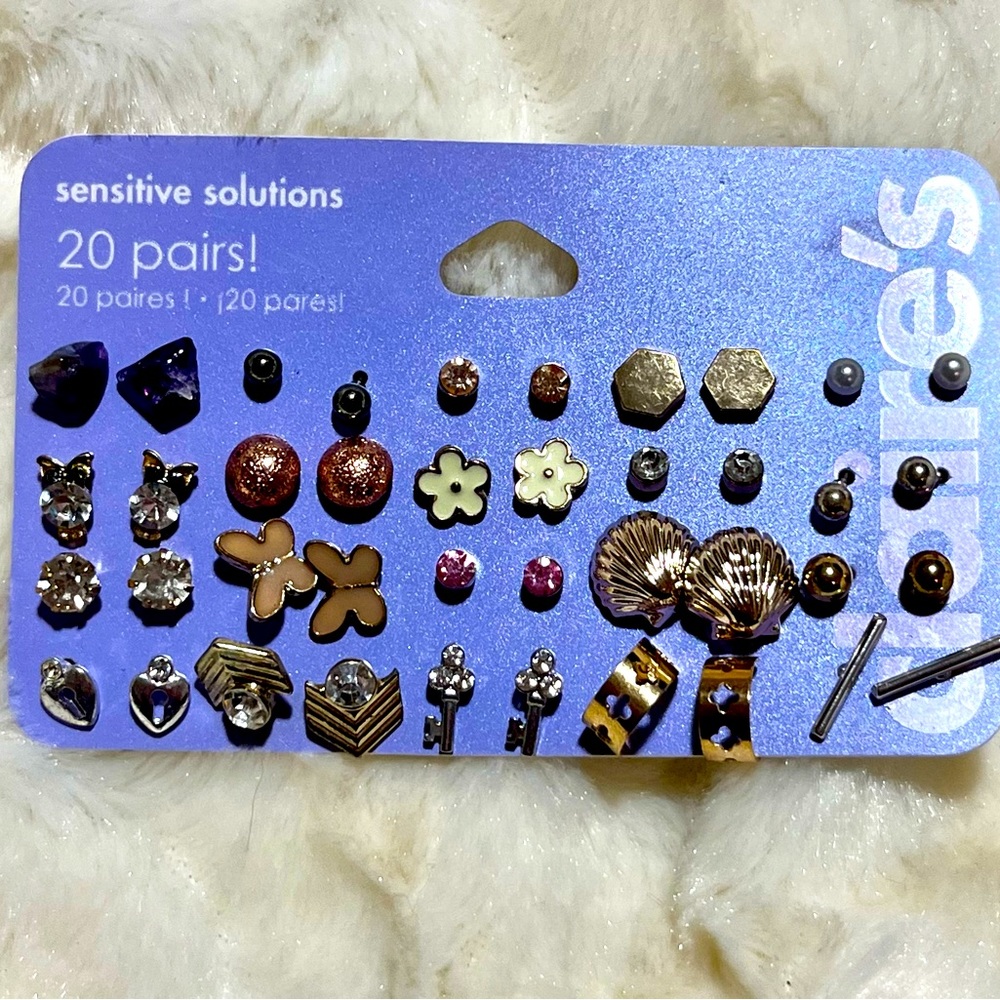 Set 20 pair of Claire’s earrings New
